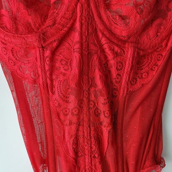 VICTORIA'S SECRET GOLD LABEL  - Picture 3 of 10